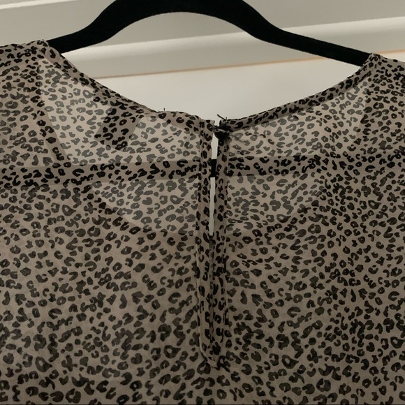 F21 Leopard Print Chiffon Top - Picture 3 of 4